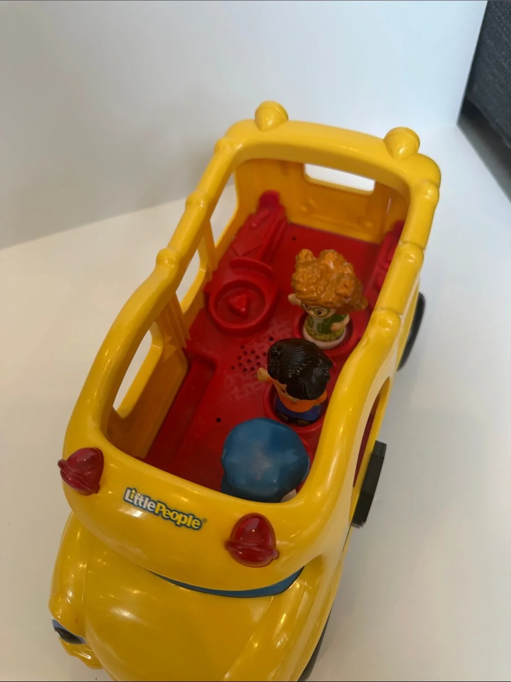 Fisher-Price LittlePeople Talking School Bus Toy with Red Lights and Blue Trim